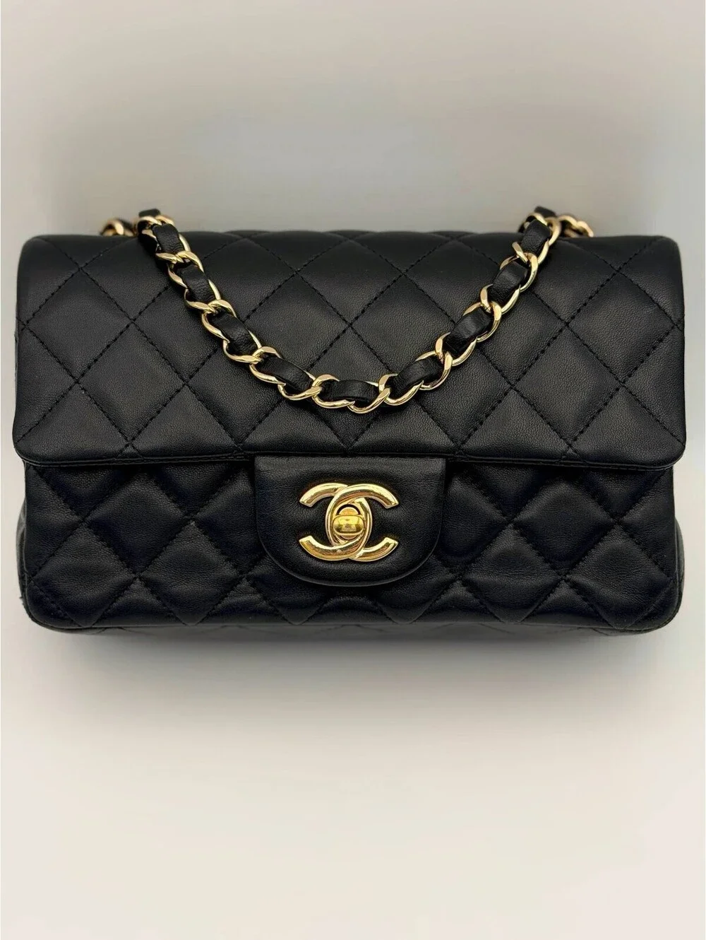 CHANEL this metal golden
